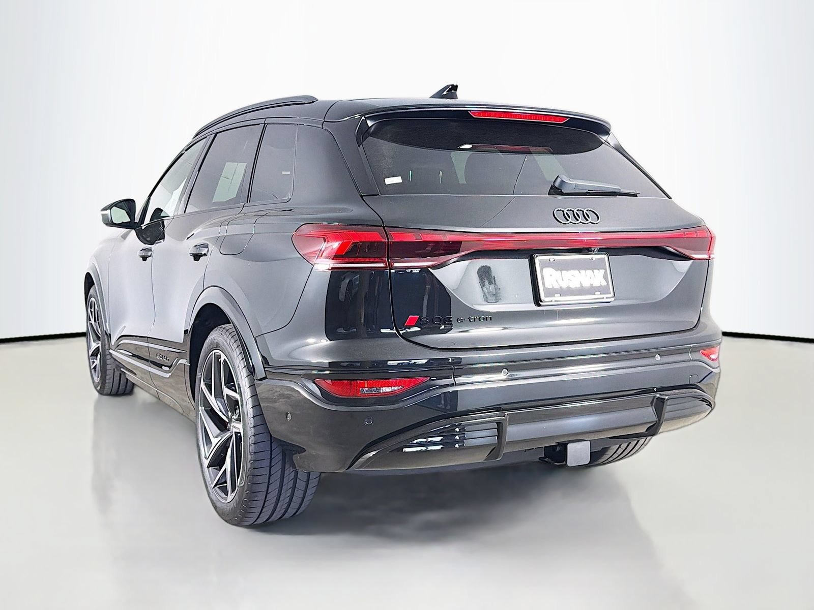 New 2027 Audi SQ6 e-tron Premium Plus AWD/4WD image 5