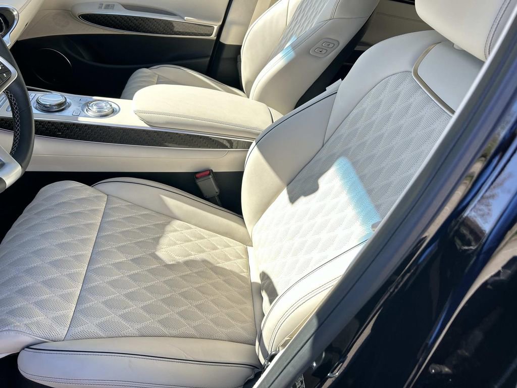 Used 2025 Genesis GV70 3.5T Sport w/ Sport Prestige Package image 16