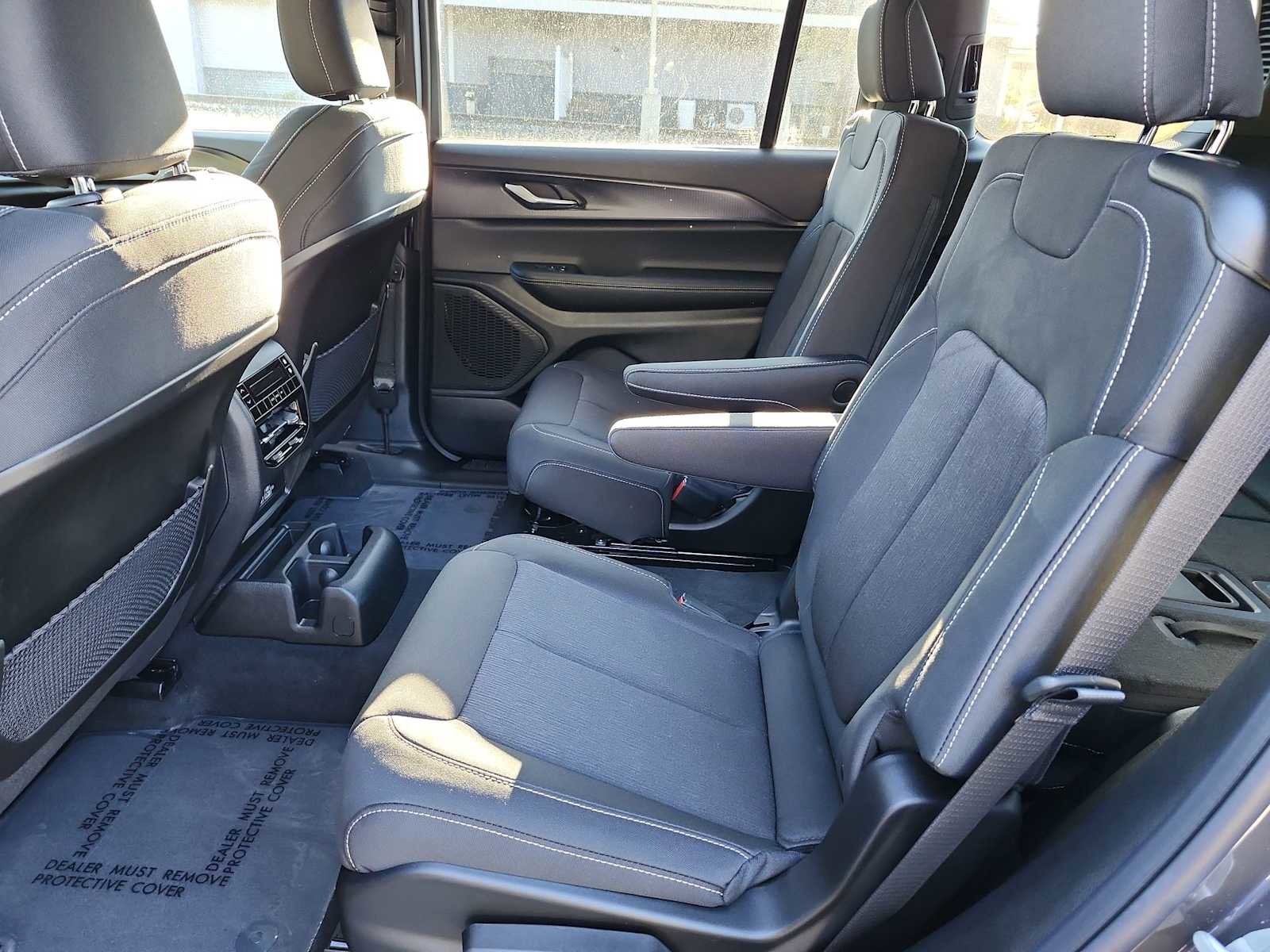 New 2025 Jeep Grand Cherokee L Laredo image 15