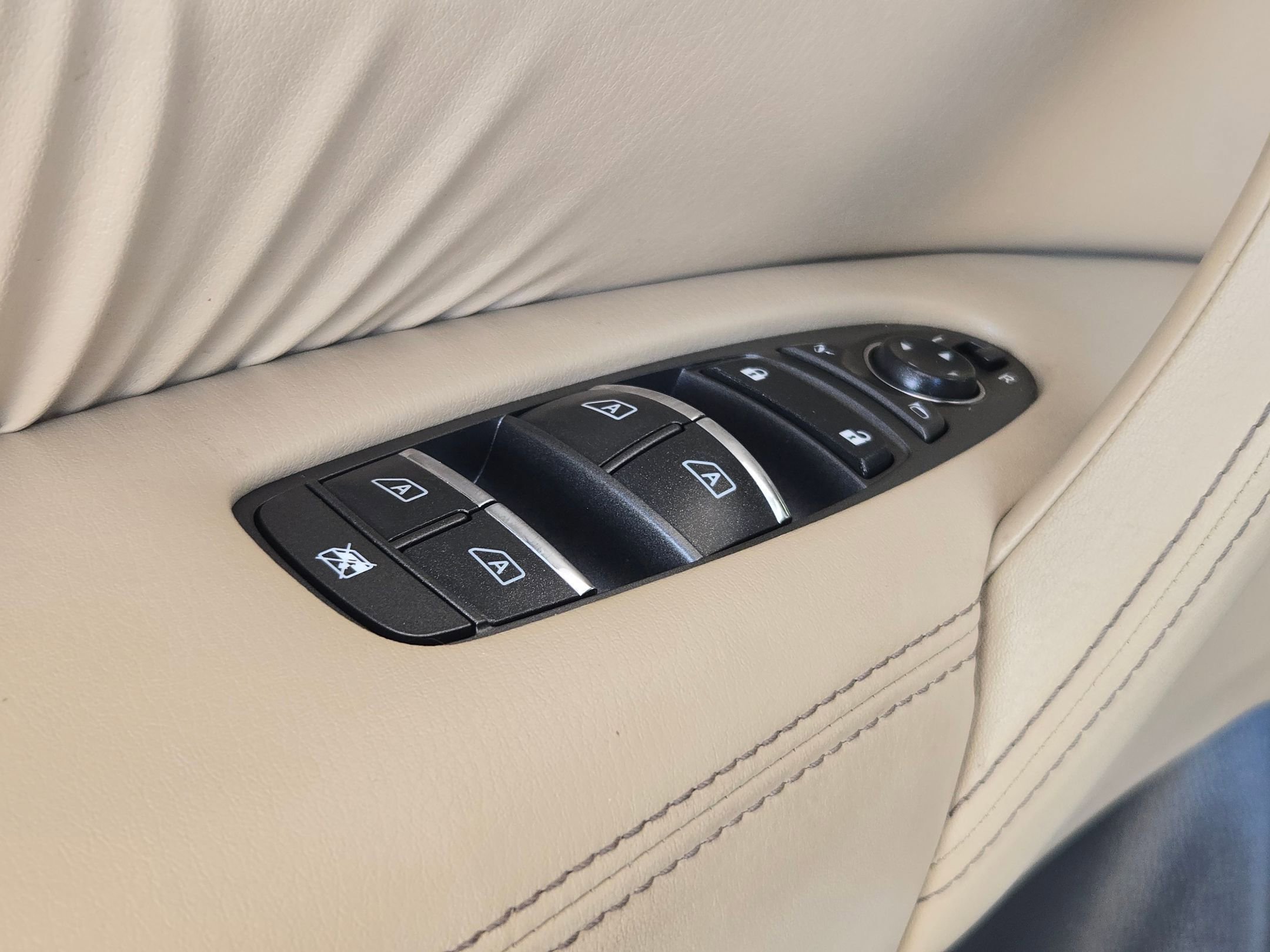 Used 2023 Nissan Armada SL w/ Cargo Package image 13