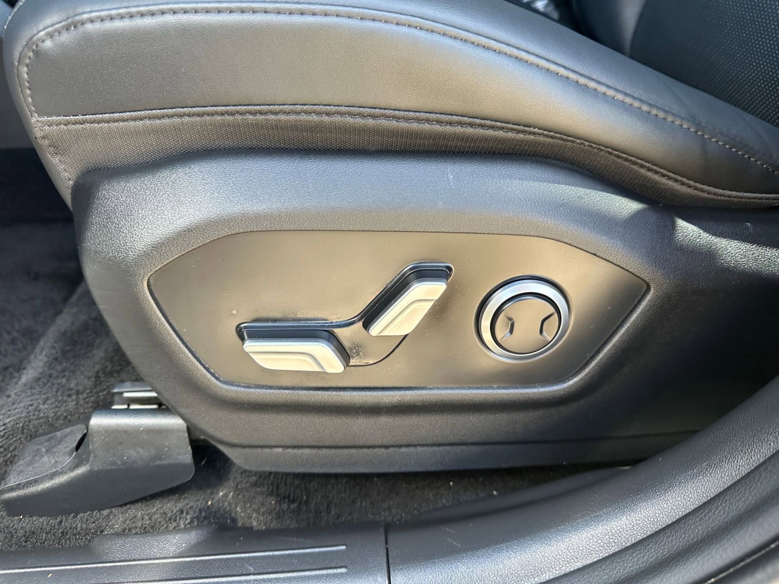 Used 2025 Hyundai Santa Fe SEL image 22