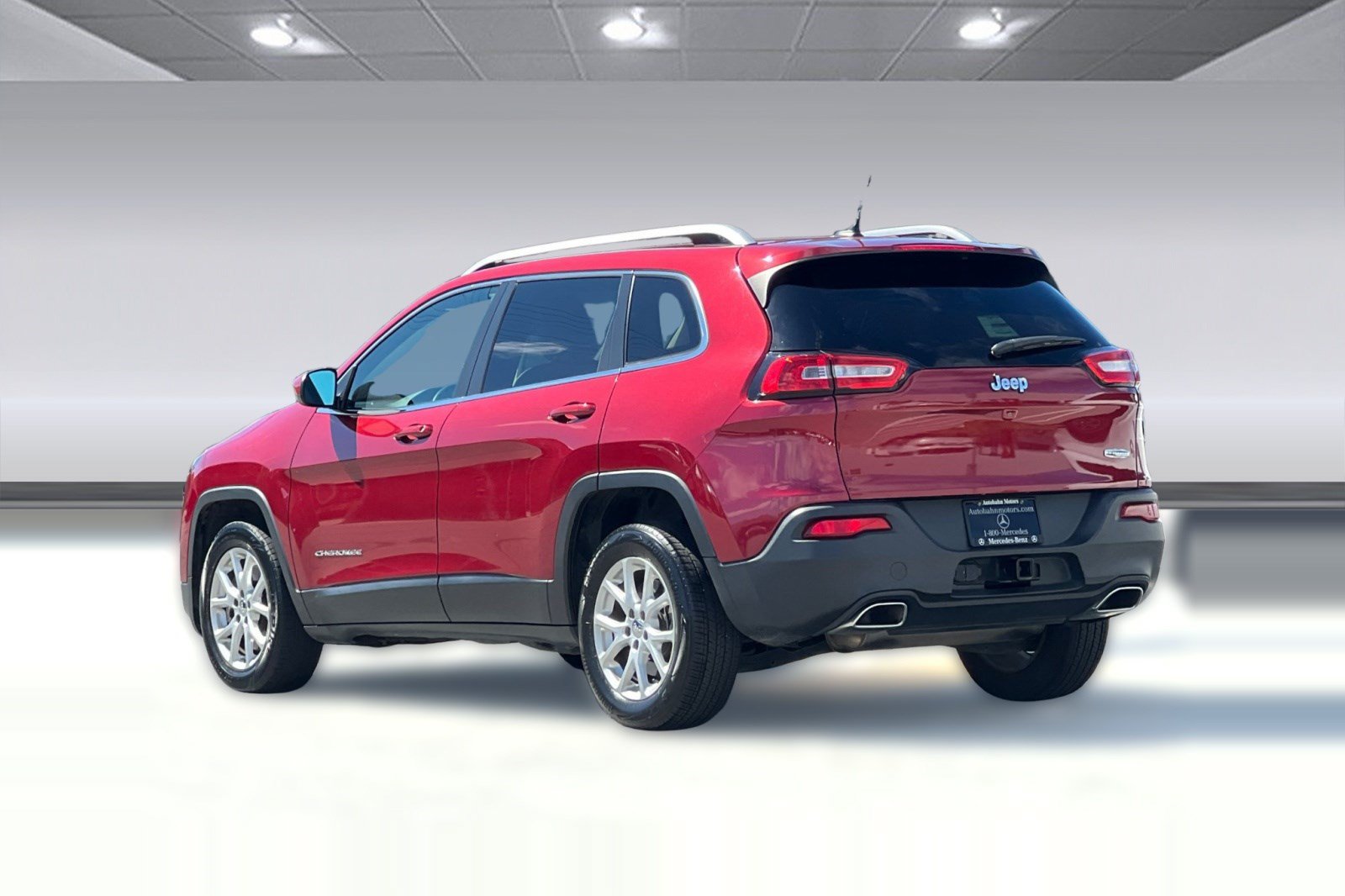 Used 2015 Jeep Cherokee Latitude w/ Comfort/Convenience Group FWD image 3