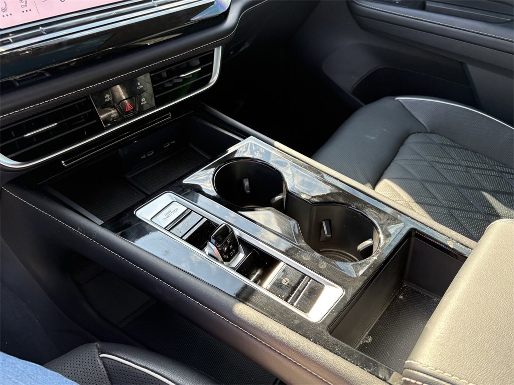 Used 2024 Volkswagen Atlas SEL Premium R-Line image 22