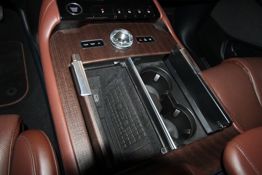 Used 2025 Lincoln Navigator Reserve AWD/4WD image 18