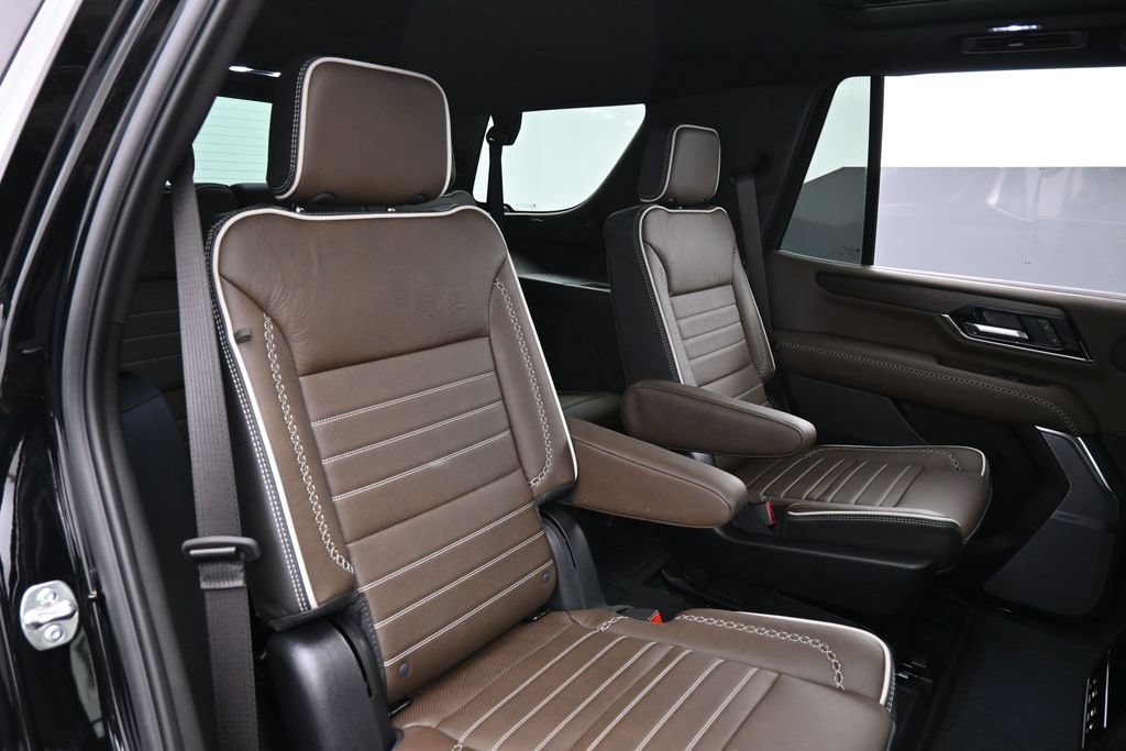 Used 2026 GMC Yukon Denali Ultimate w/ LPO, Floor Liner Package AWD/4WD image 30