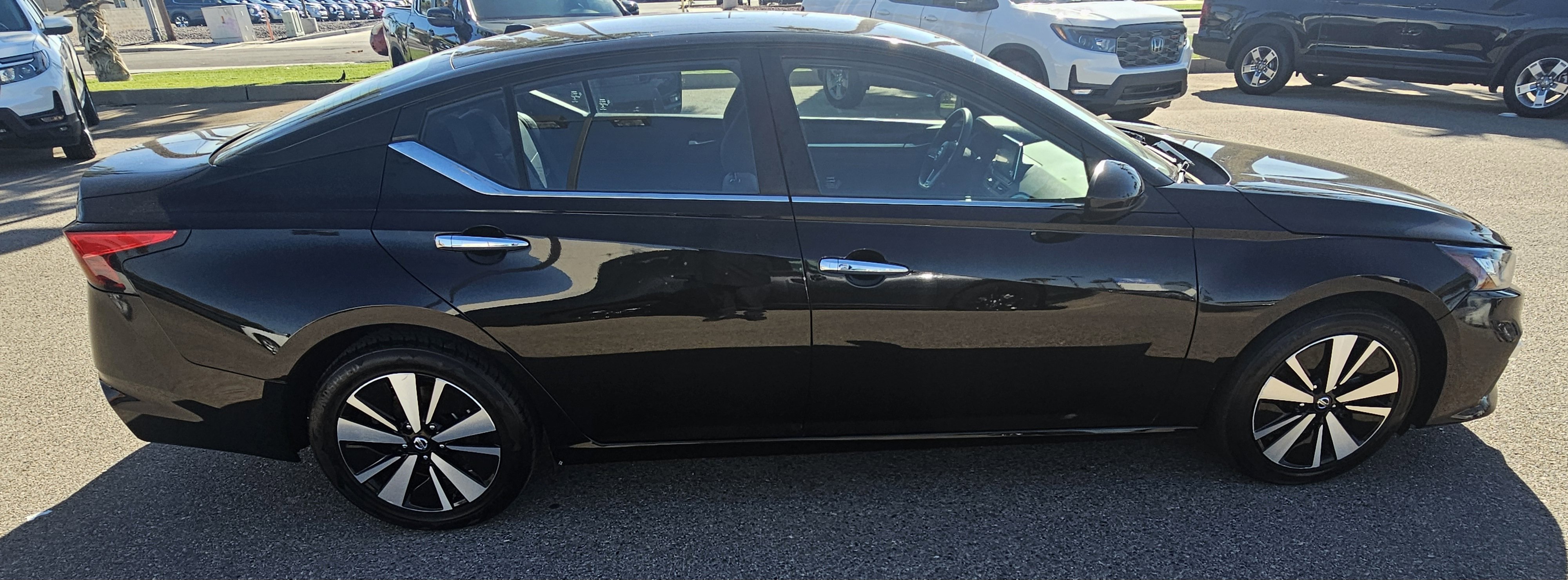 Used 2022 Nissan Altima 2.5 SV image 4