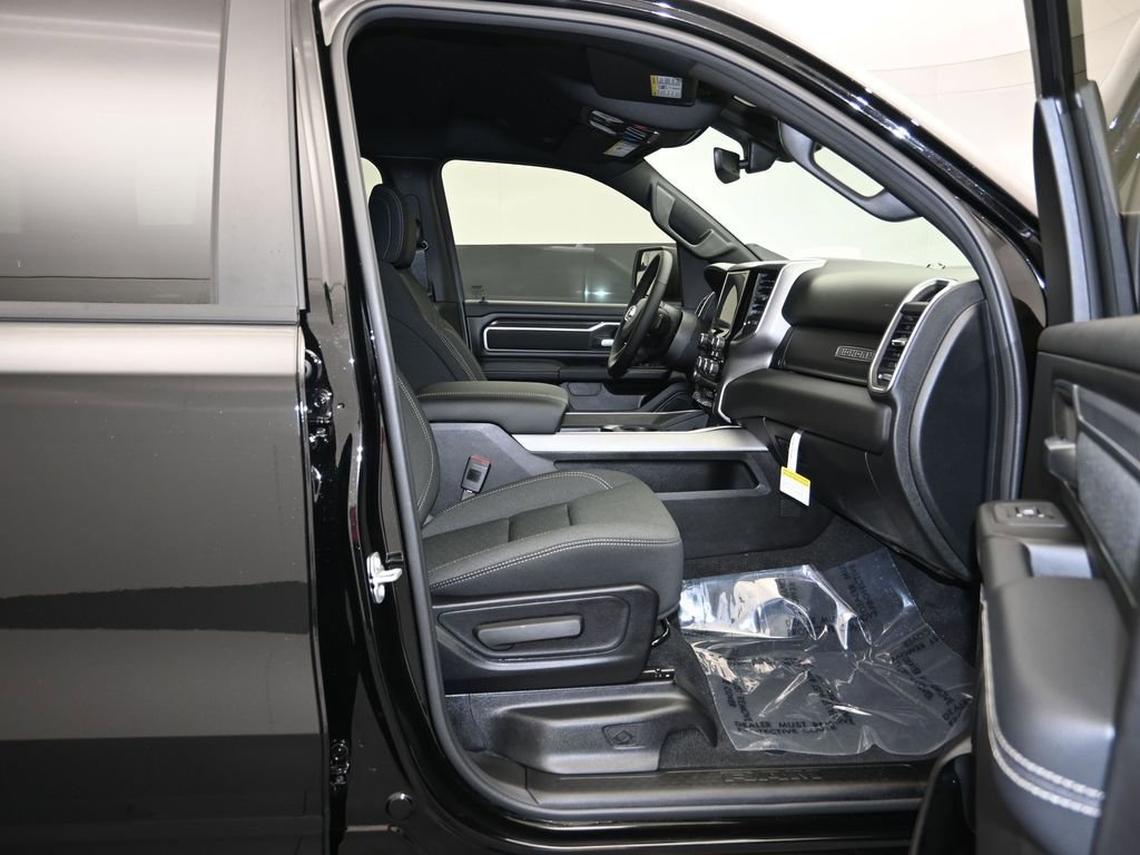 New 2026 RAM 1500 4x4 Crew Cab image 26