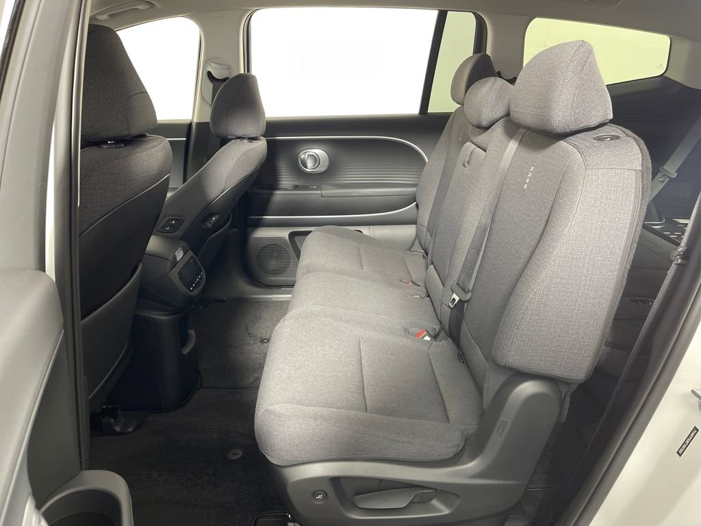 New 2026 Hyundai Ioniq 9 SE image 13