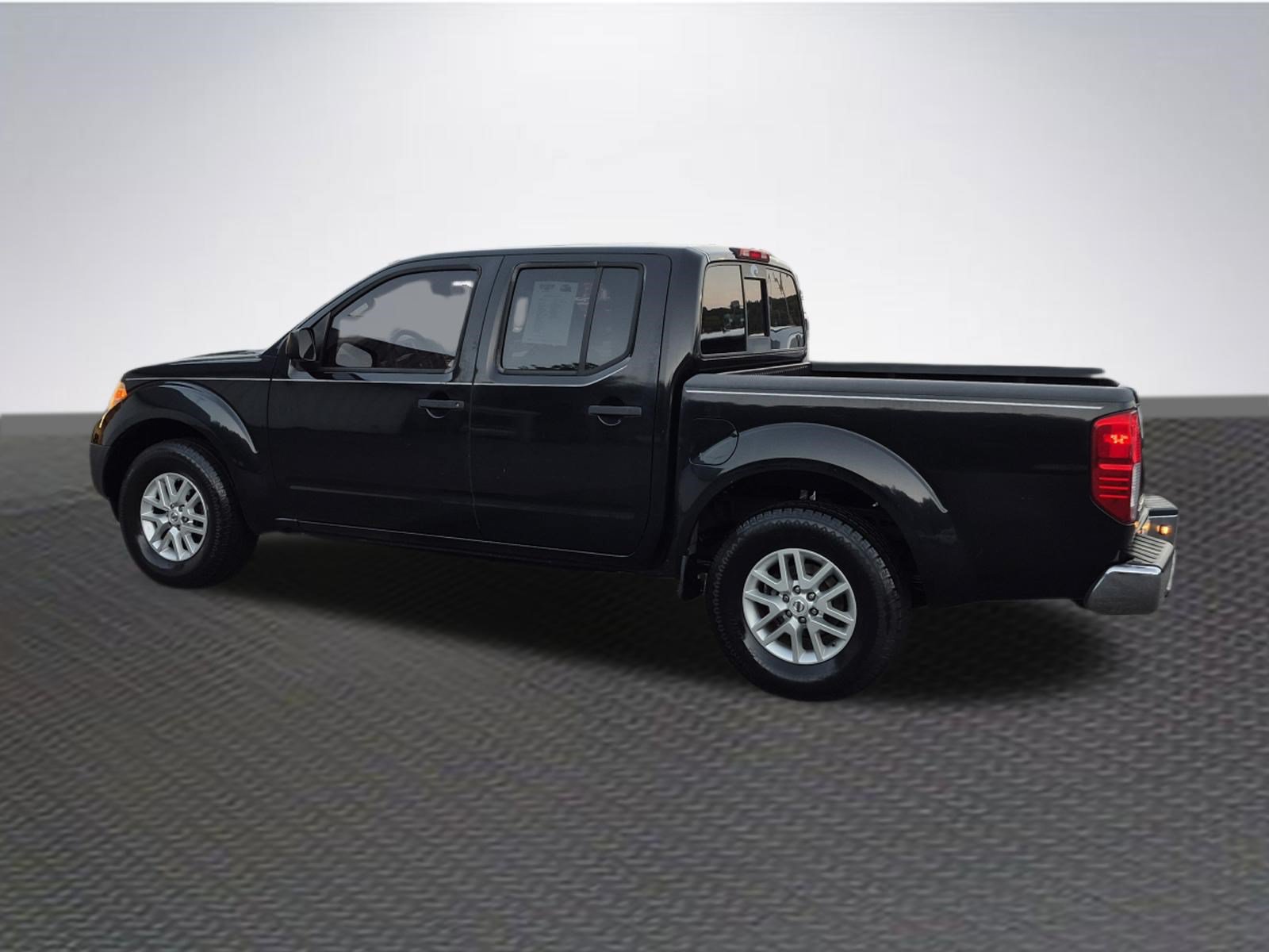 Used 2016 Nissan Frontier SV RWD image 5