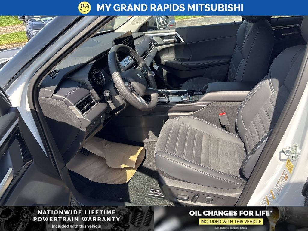 New 2026 Mitsubishi Outlander Trail Edition image 10