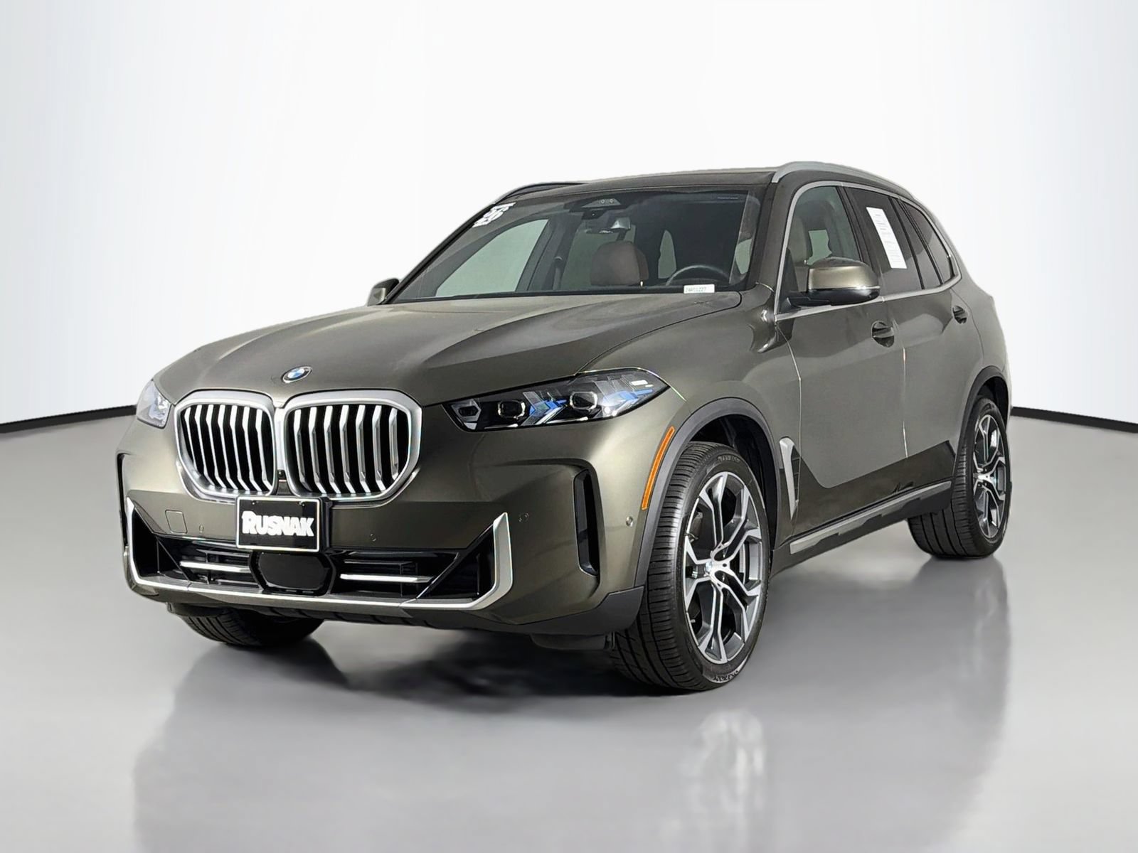 Used 2026 BMW X5 xDrive40i w/ Climate Comfort Package AWD/4WD image 3