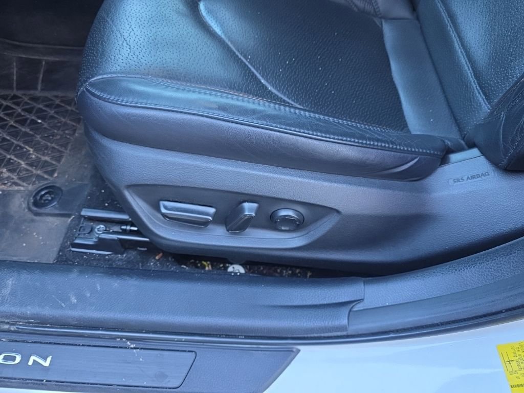 Used 2022 Toyota Avalon Limited w/ Advanced Safety Package image 16