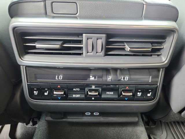 Used 2024 Lexus LX 600 4WD w/ Premium Package image 22