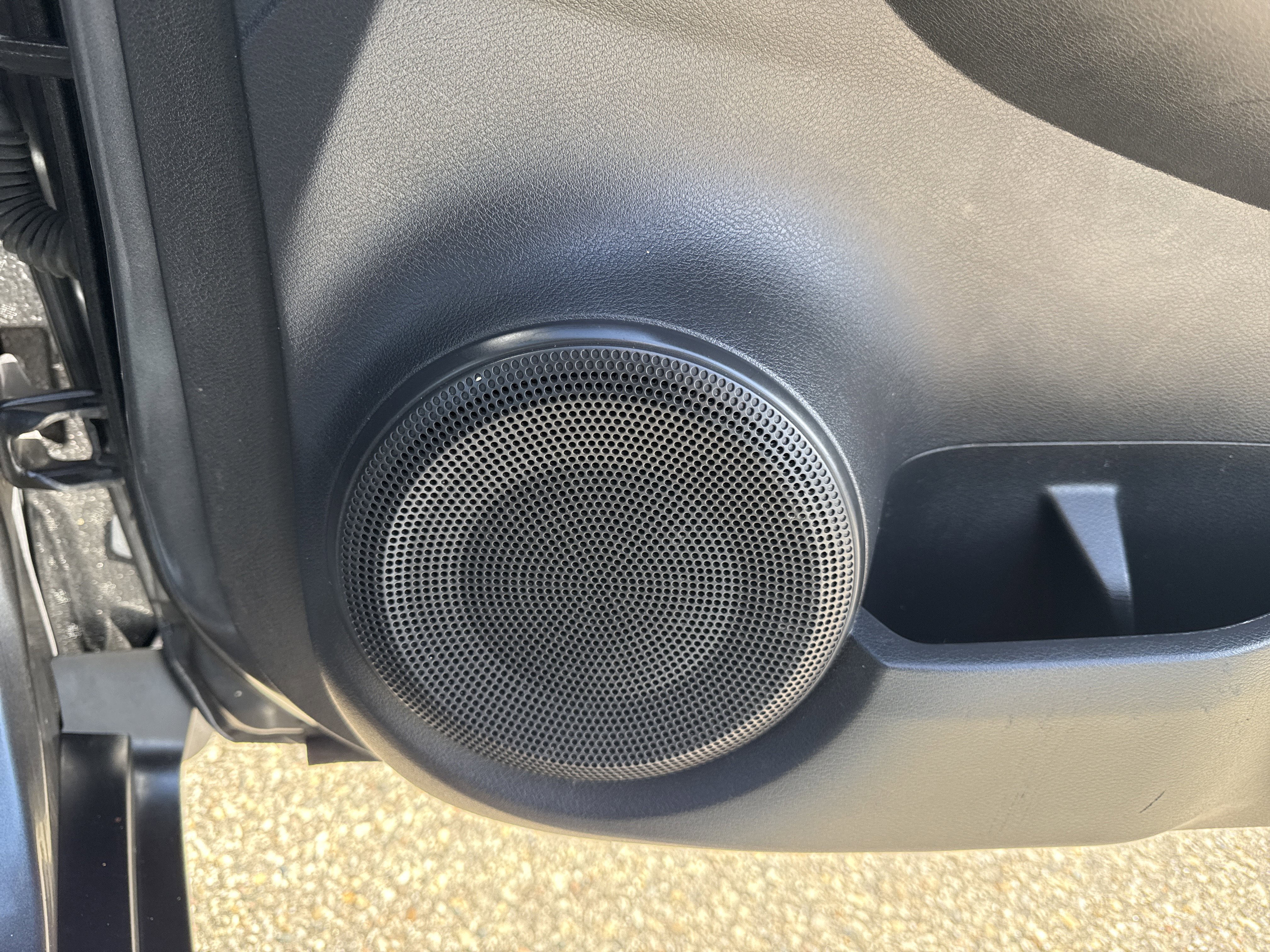 Used 2021 Nissan Kicks S image 27