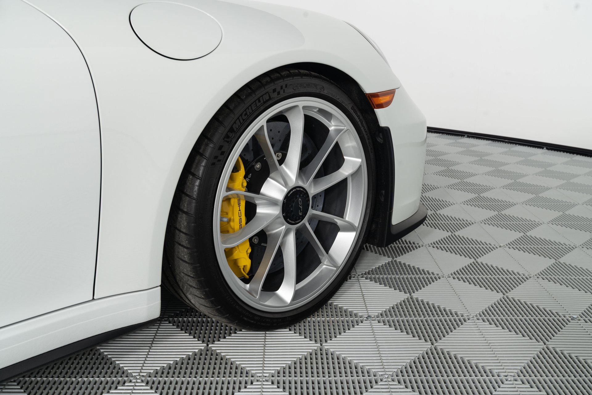 Used 2018 Porsche 911 GT3 RWD image 57