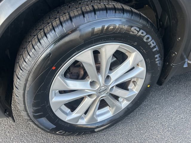 Used 2014 Nissan Rogue SV w/ SV Premium Package image 9