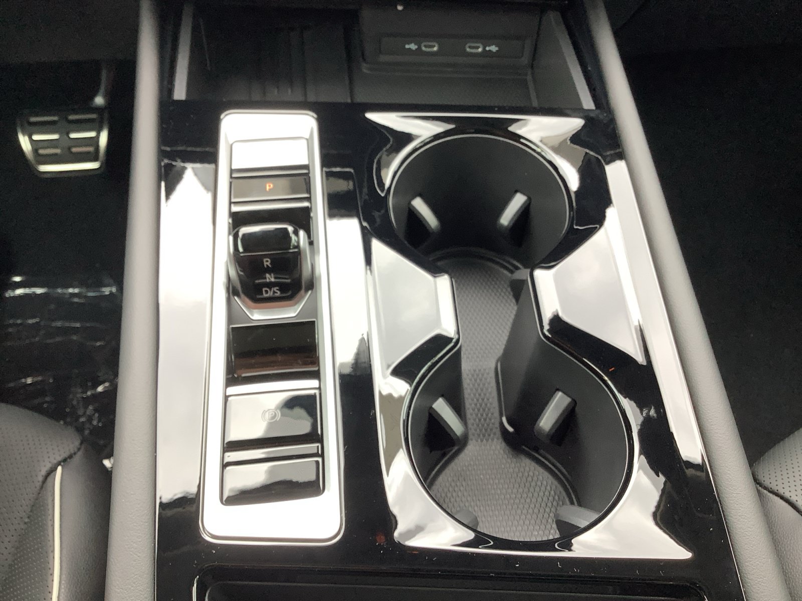 New 2026 Volkswagen Atlas SEL Premium R-Line AWD/4WD image 15