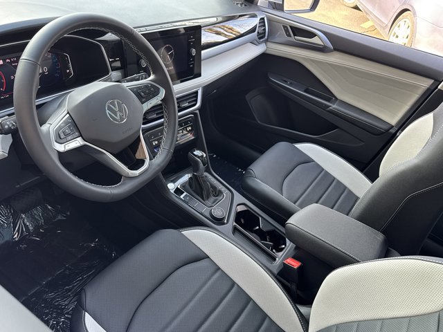 New 2025 Volkswagen Taos SEL image 19