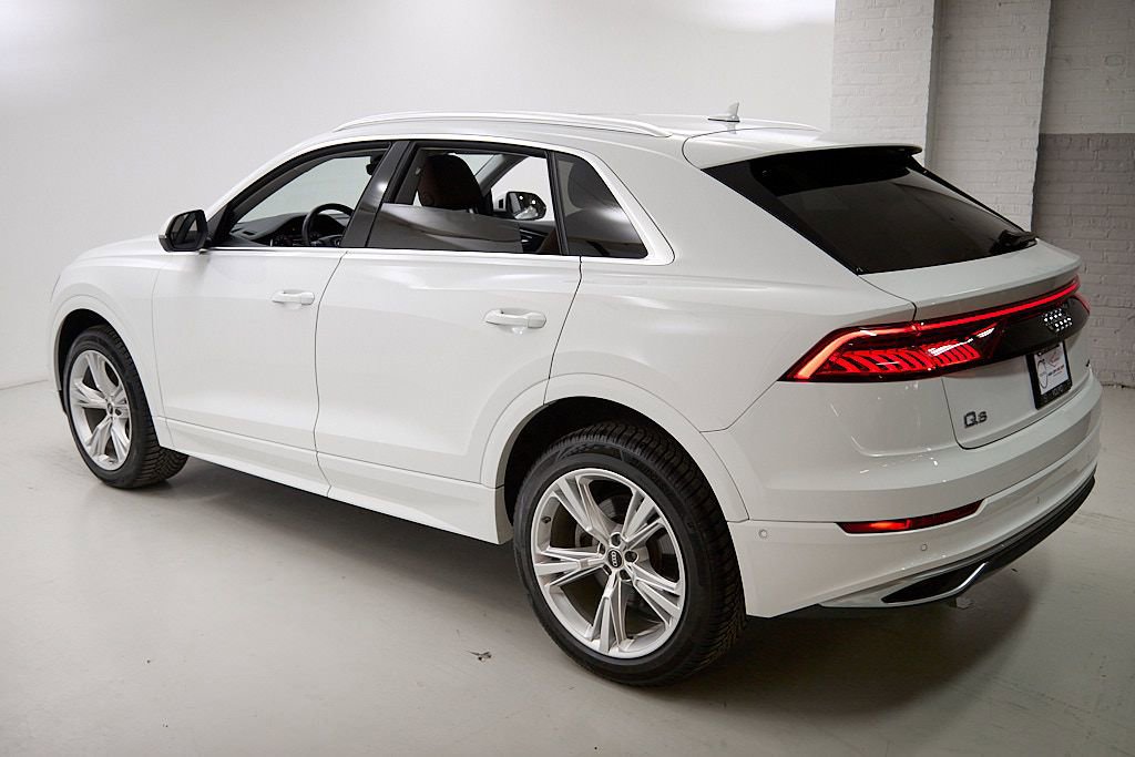 Used 2022 Audi Q8 Premium w/ Convenience Package image 7
