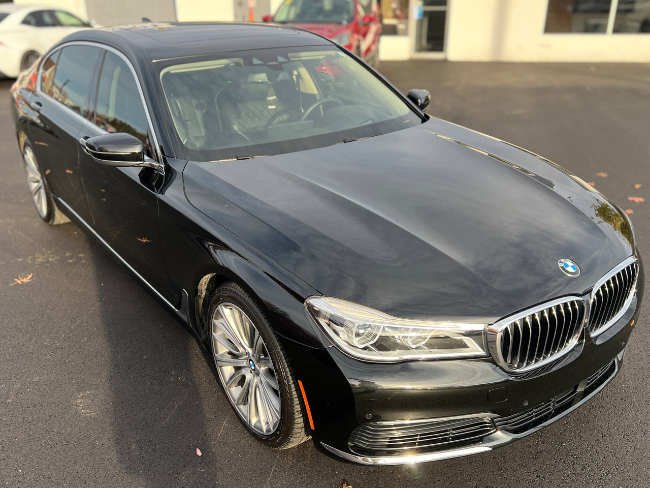 Used 2019 BMW 750i w/ Executive Package image 8