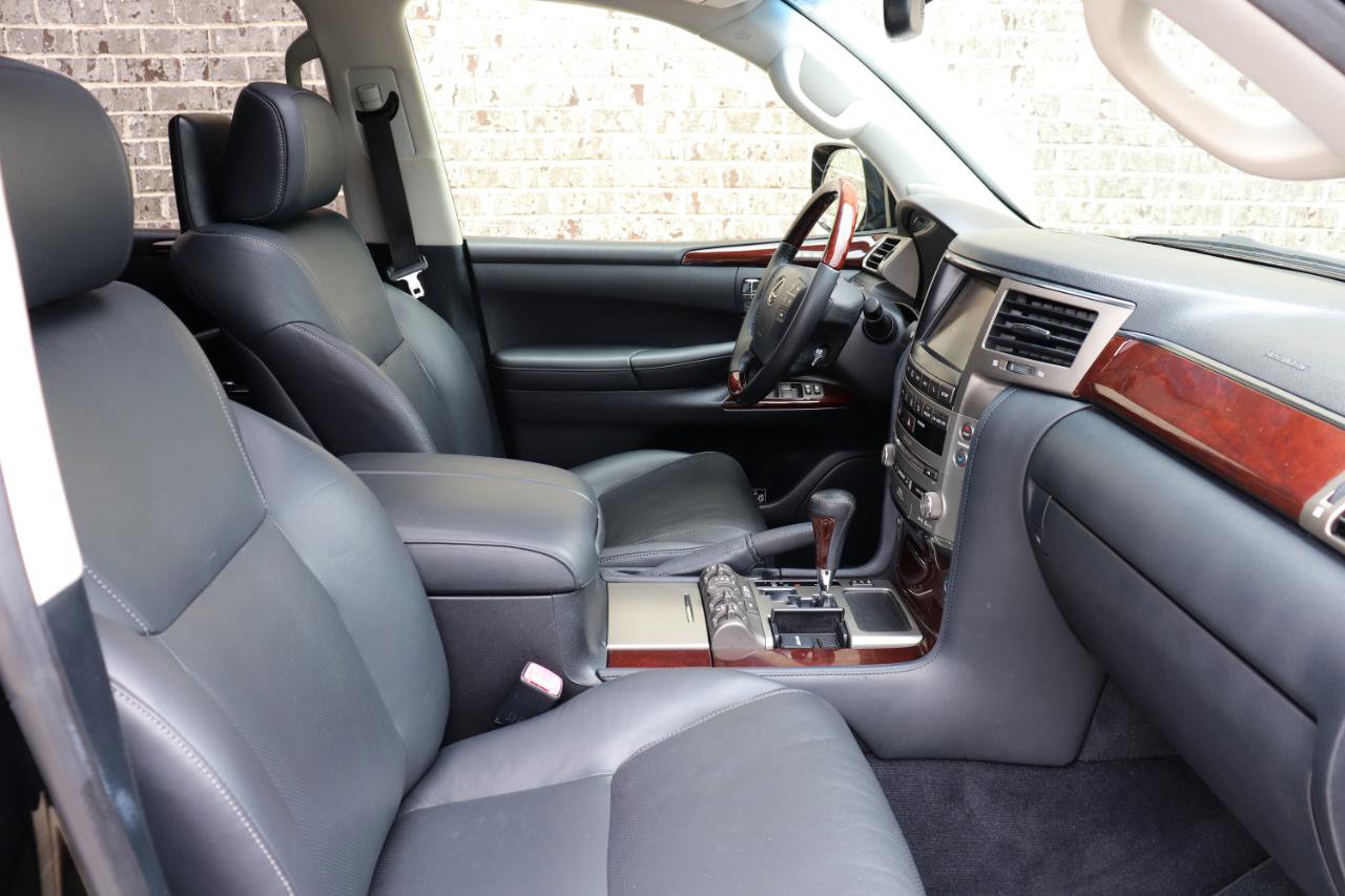 Used 2015 Lexus LX 570 4WD image 25