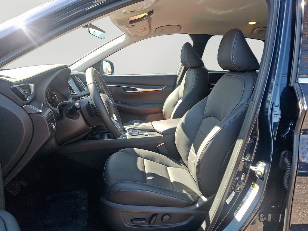 Certified 2025 INFINITI QX50 Pure image 14