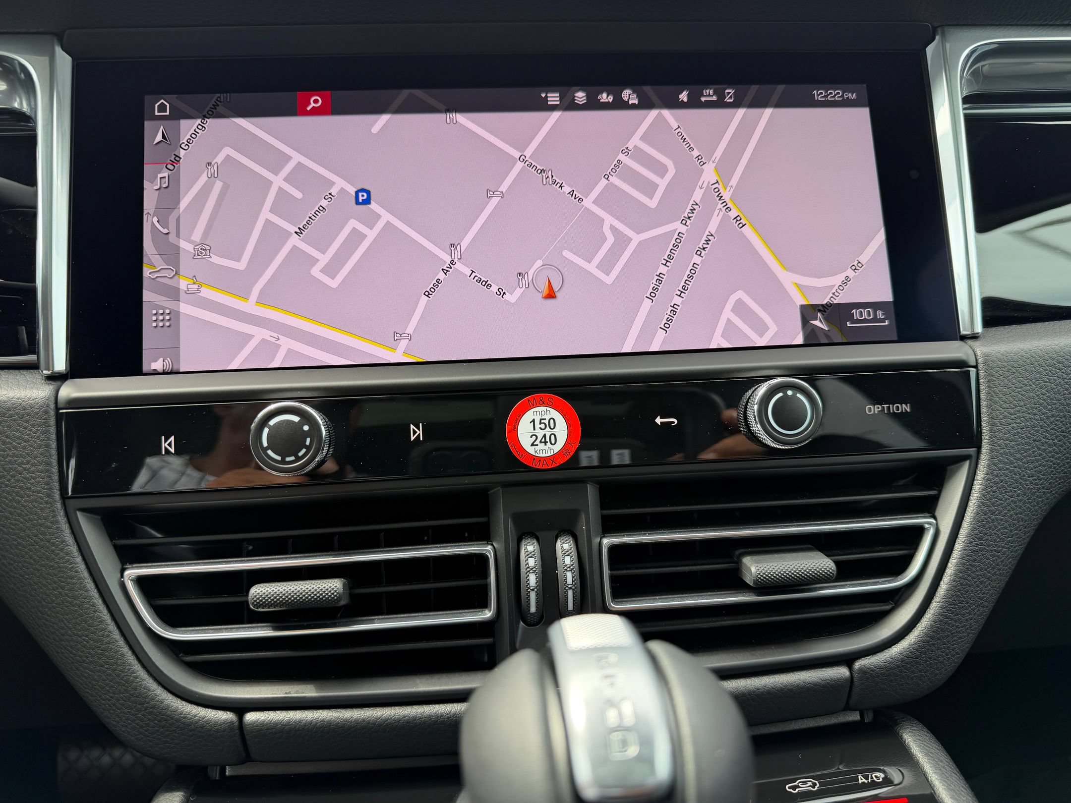 Certified 2026 Porsche Macan AWD/4WD image 18