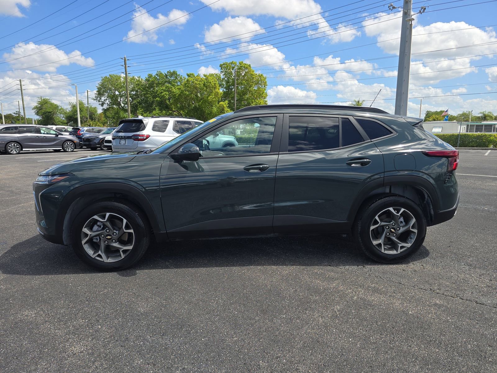 Used 2025 Chevrolet Trax LT w/ Driver Confidence Package image 6