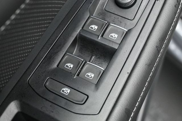 Used 2026 Volkswagen Atlas Cross Sport SEL R-Line AWD/4WD image 13