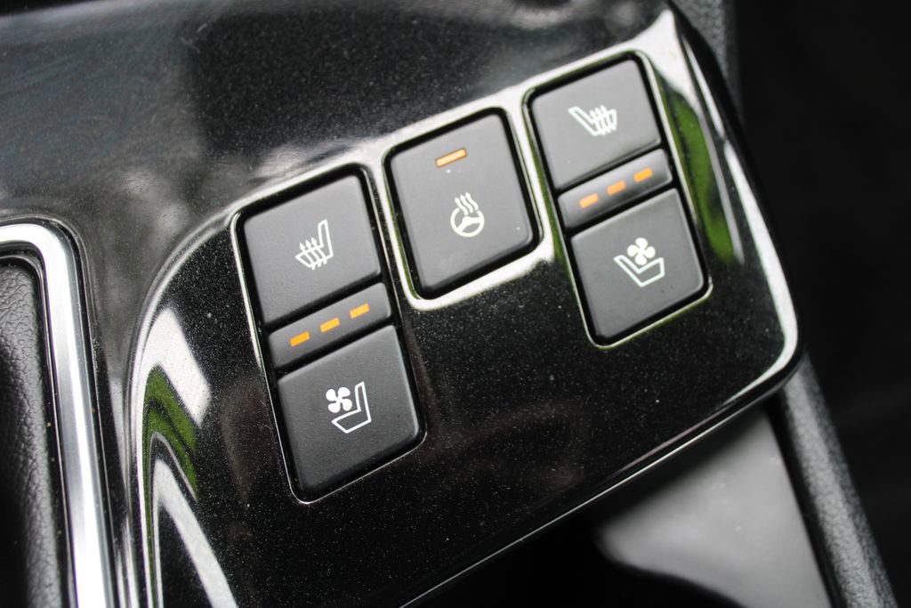 Used 2024 Kia Sportage SX image 40