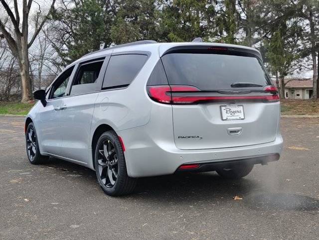 New 2026 Chrysler Pacifica Select image 9