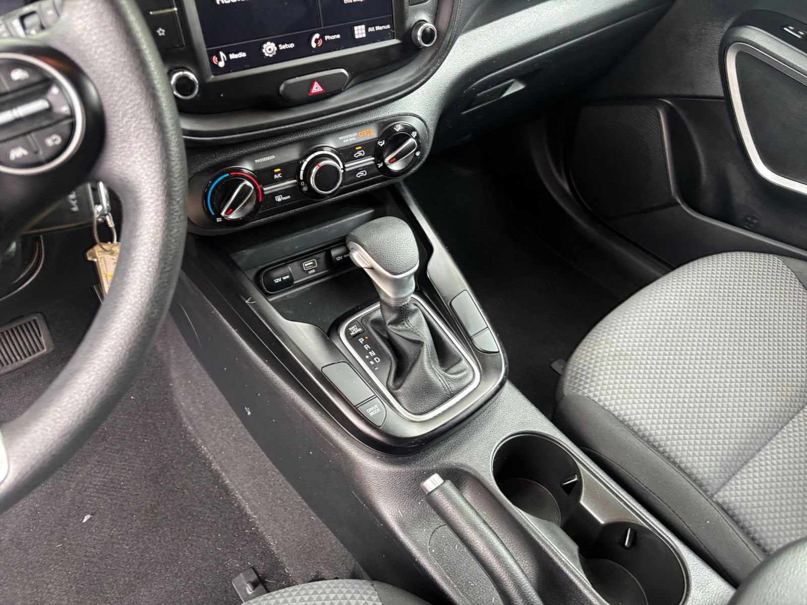 Used 2025 Kia Soul LX w/ LX Technology Package FWD image 40