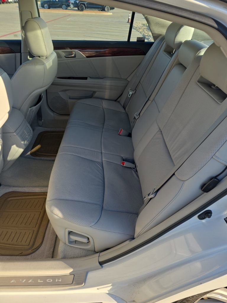 Used 2009 Toyota Avalon XLS image 5