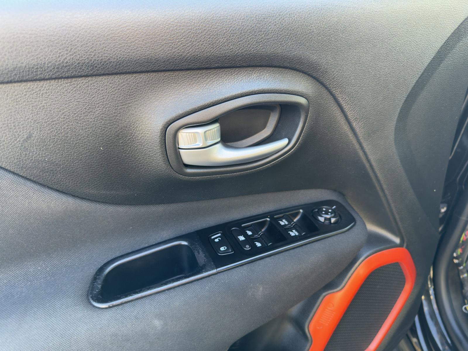 Used 2019 Jeep Renegade Sport AWD/4WD image 19