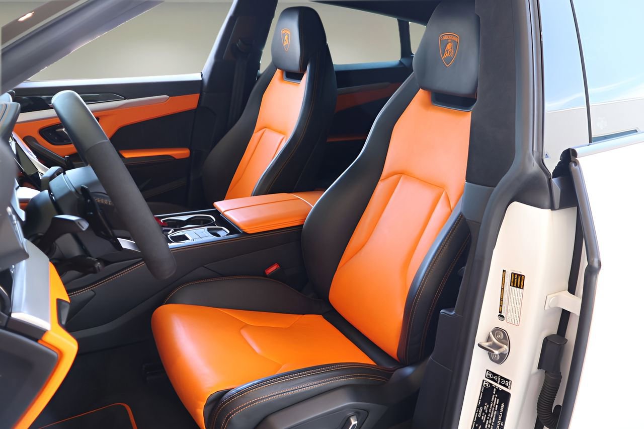 Used 2022 Lamborghini Urus AWD/4WD image 11