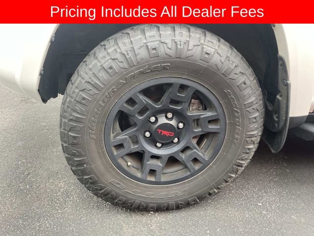 Used 2023 Toyota 4Runner TRD Off-Road Premium w/ Moonroof Package AWD/4WD image 2