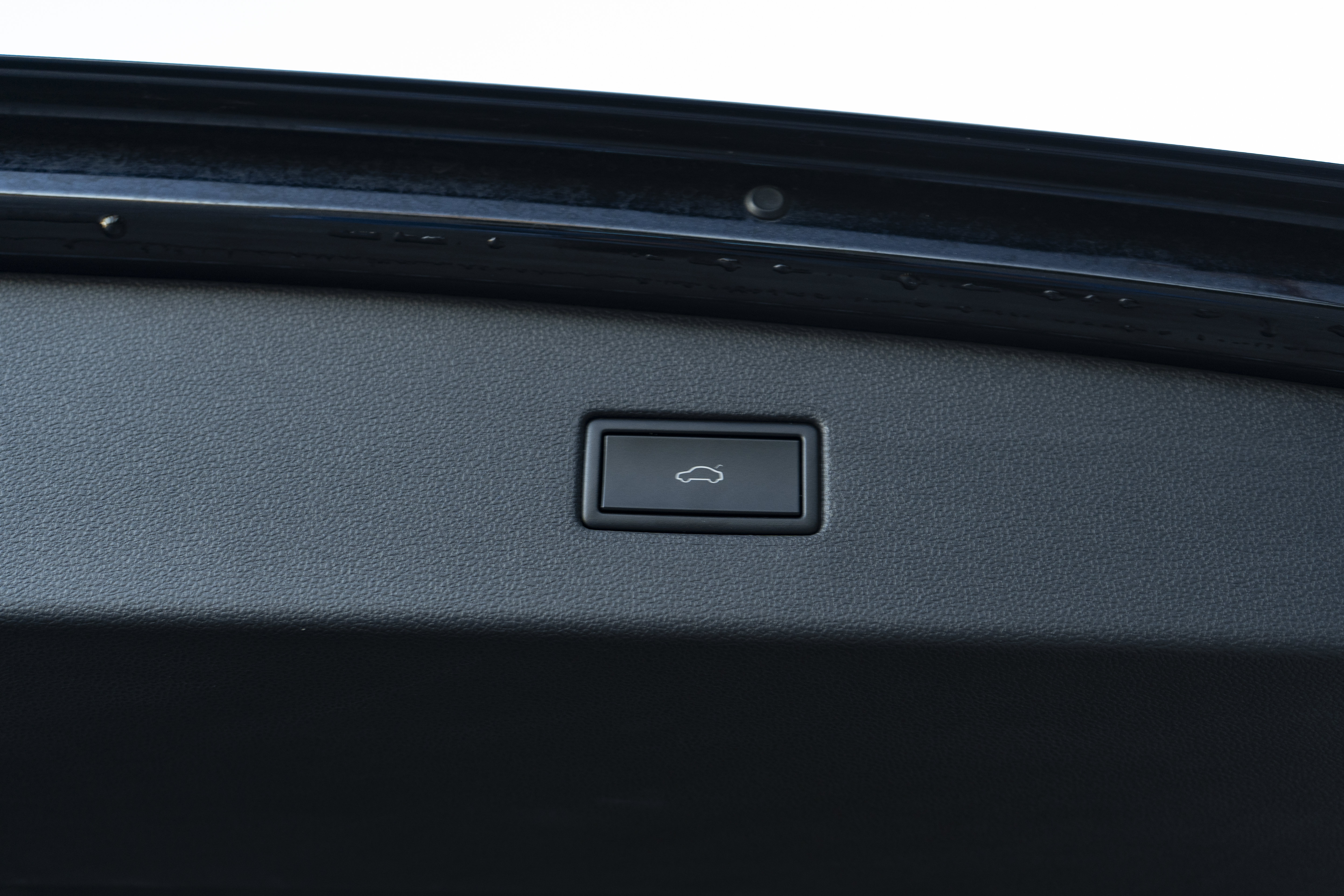 Certified 2020 Volkswagen Tiguan SEL FWD image 40