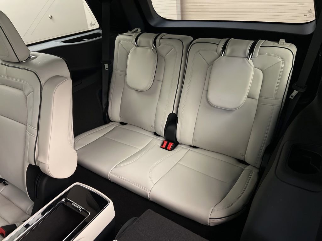 New 2026 Lincoln Aviator Black Label w/ Black Label Special Edition image 33