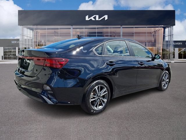 Used 2024 Kia Forte LXS w/ LXS Technology Package FWD image 6