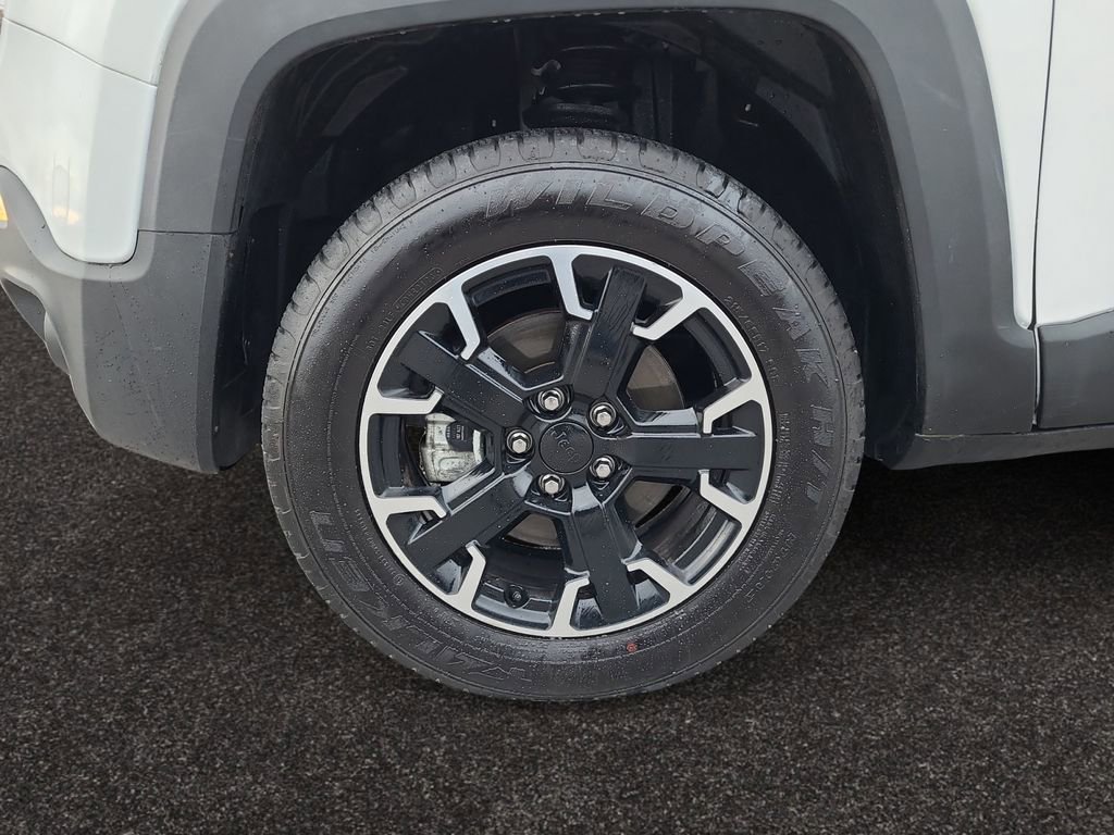 Used 2023 Jeep Renegade Trailhawk AWD/4WD image 14