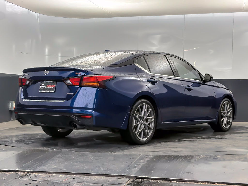 Used 2023 Nissan Altima 2.0 SR FWD image 3