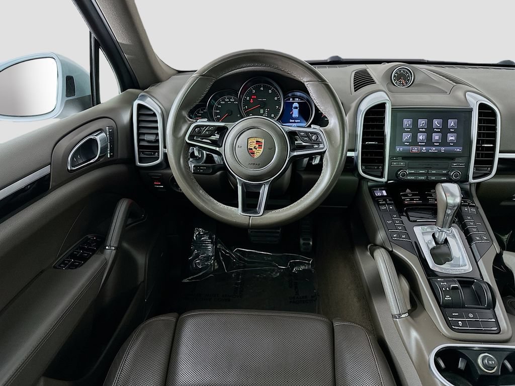 Used 2017 Porsche Cayenne Platinum Edition AWD/4WD image 25