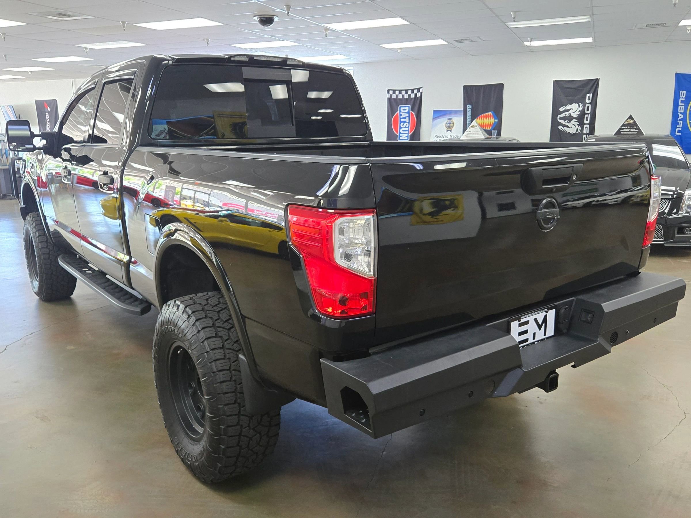 Used 2016 Nissan Titan PRO-4X w/ Pro-4x Convenience Package AWD/4WD image 9