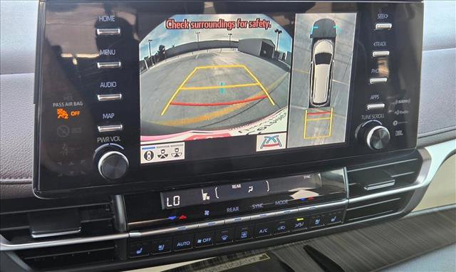 Used 2022 Toyota Sienna Platinum image 12