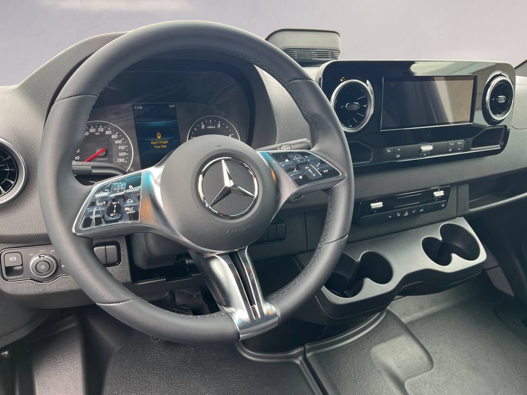 Used 2025 Mercedes-Benz Sprinter 2500 image 8