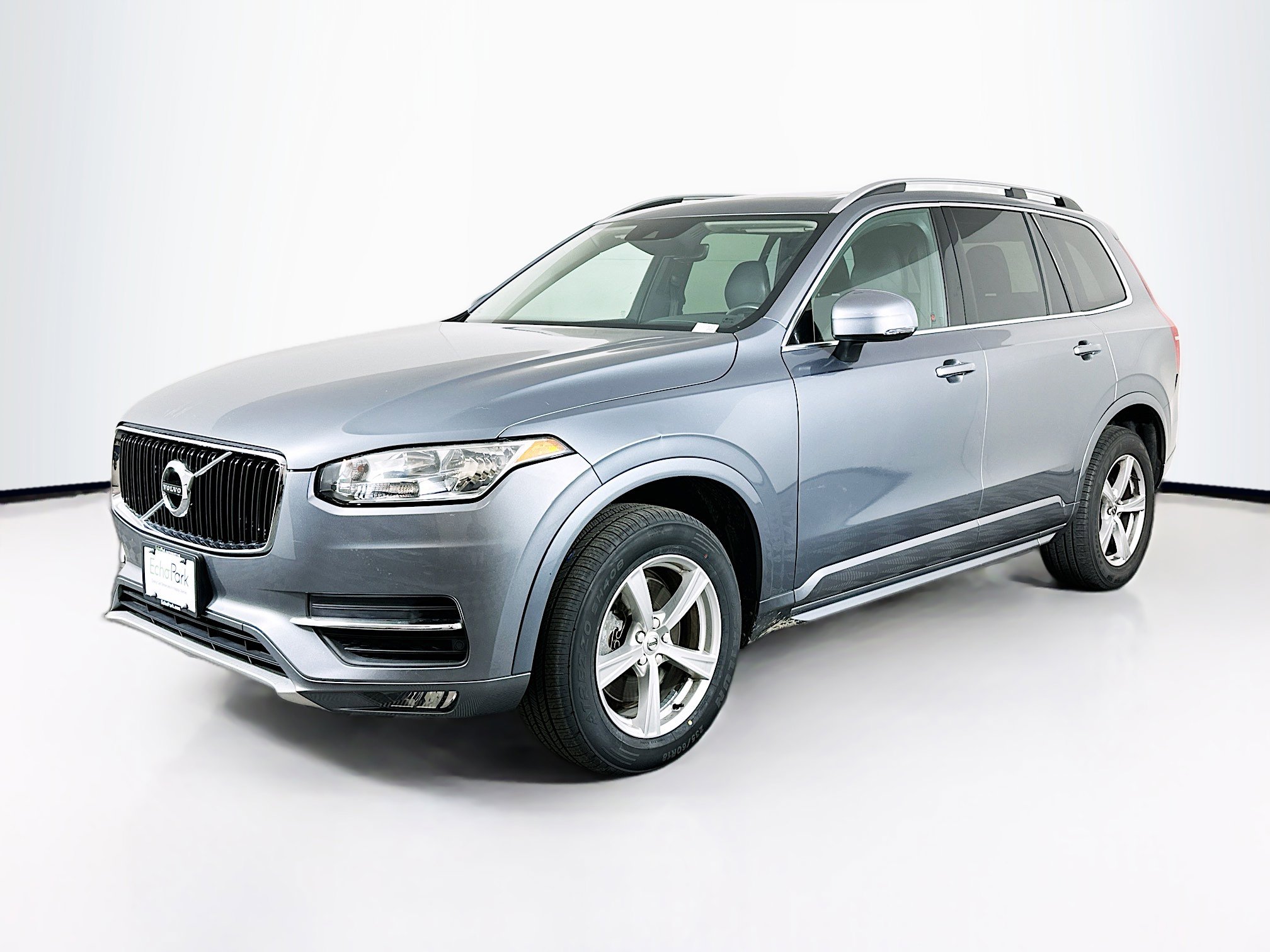 Used 2016 Volvo XC90 T5 Momentum image 3