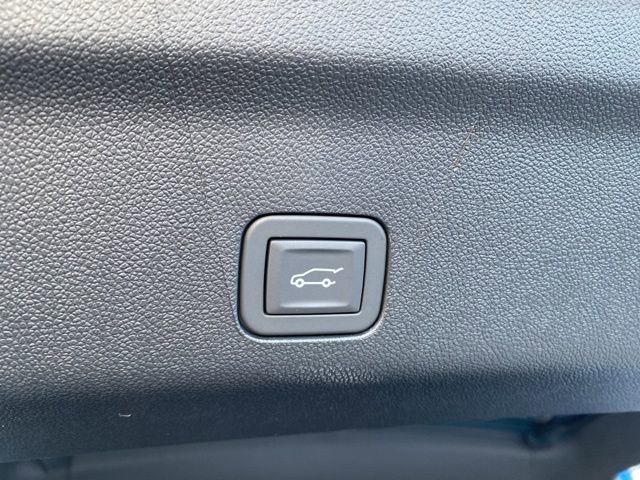 New 2026 Chevrolet Suburban Premier image 23