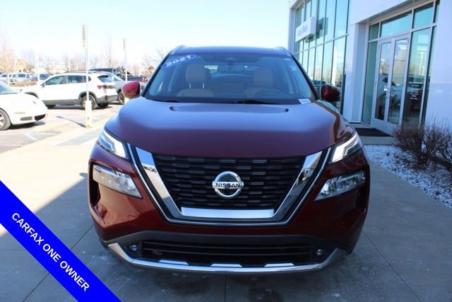 Used 2021 Nissan Rogue Platinum image 2