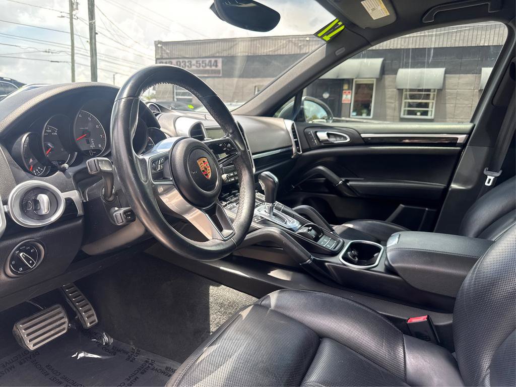 Used 2017 Porsche Cayenne S AWD/4WD image 9