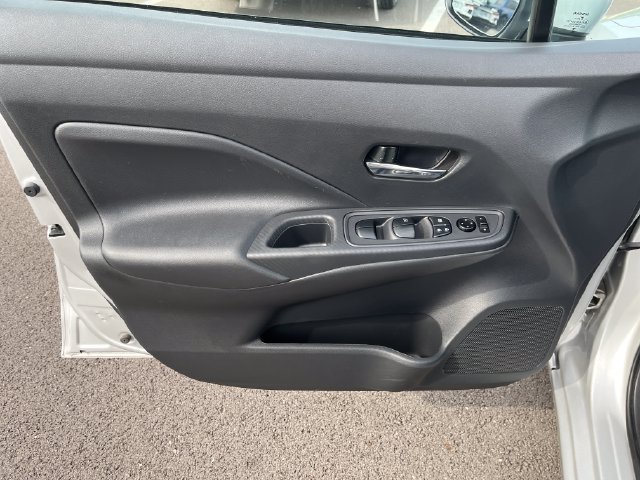 Used 2024 Nissan Versa SV FWD image 11